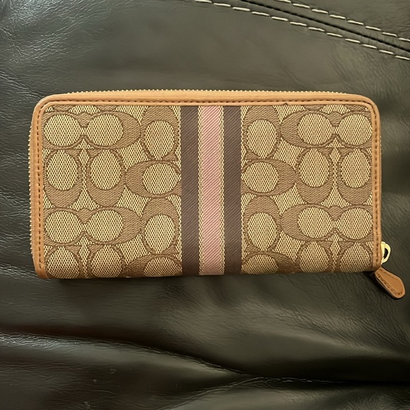 Coach wallet - - Picture 2 of 5